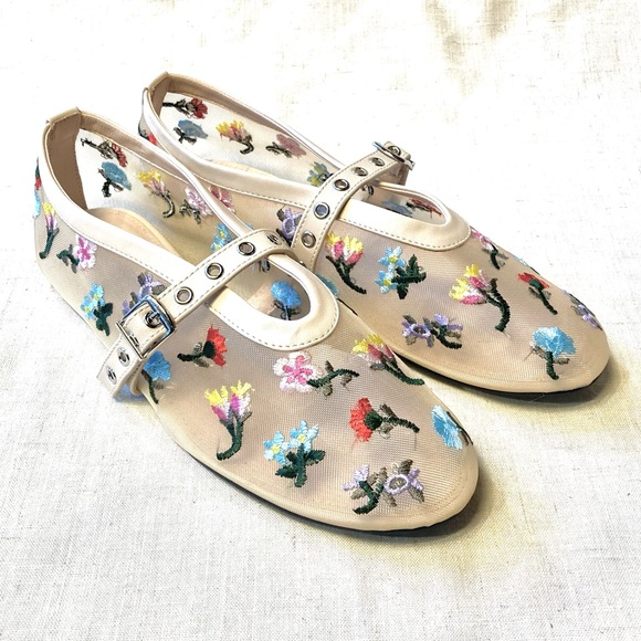Coutgo Floral Embroidery Mesh Ballet Flats - Picture 5 of 10